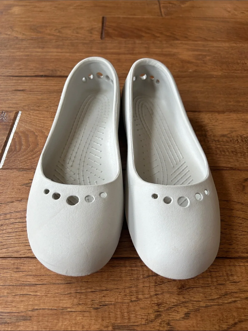 Crocs Prima Ballerina Ballet Flats Slip On Comfort Shoes Light Gray Size 8